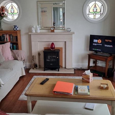 Cosy Bournemouth Bungalow Ferndown Buitenkant foto